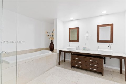 Condominio en venta en Miami, Florida, 2 dormitorios, 121.98 m2 № 1790905 - foto 8