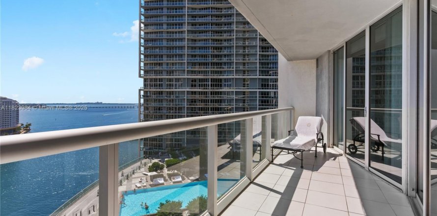 Condominio en Miami, Florida, 2 dormitorios  № 1790905