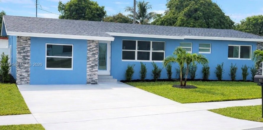 House in Deerfield Beach, Florida 4 bedrooms, 139.35 sq.m. № 2030503