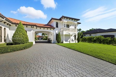 Villa ou maison à vendre à Hialeah Gardens, Floride: 5 chambres, 407.75 m2 № 1949828 - photo 5