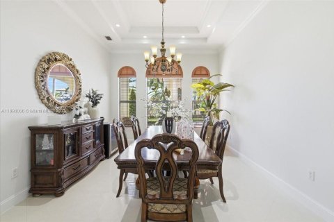 Villa ou maison à vendre à Hialeah Gardens, Floride: 5 chambres, 407.75 m2 № 1949828 - photo 22