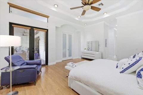 Villa ou maison à vendre à Hialeah Gardens, Floride: 5 chambres, 407.75 m2 № 1949828 - photo 27