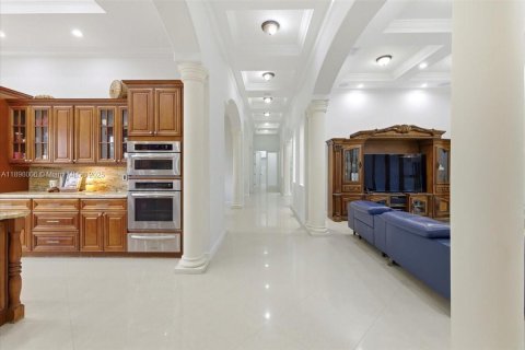 Villa ou maison à vendre à Hialeah Gardens, Floride: 5 chambres, 407.75 m2 № 1949828 - photo 20