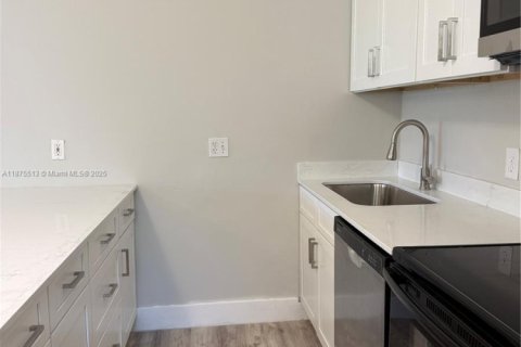 Condo in Boynton Beach, Florida, 3 bedrooms  № 1980360 - photo 7