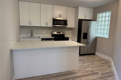 Condo in Boynton Beach, Florida, 3 bedrooms  № 1980360 - photo 6