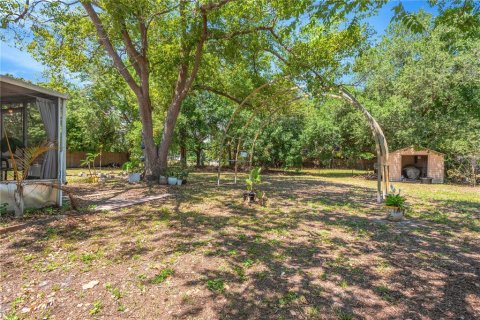 House in Tampa, Florida 4 bedrooms, 200.67 sq.m. № 2324595 - photo 27