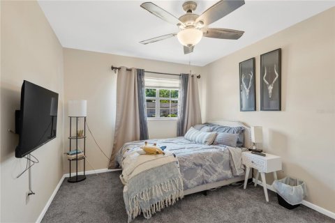 House in Tampa, Florida 4 bedrooms, 200.67 sq.m. № 2324595 - photo 22