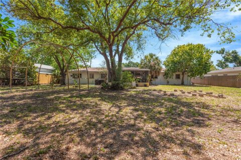 House in Tampa, Florida 4 bedrooms, 200.67 sq.m. № 2324595 - photo 29