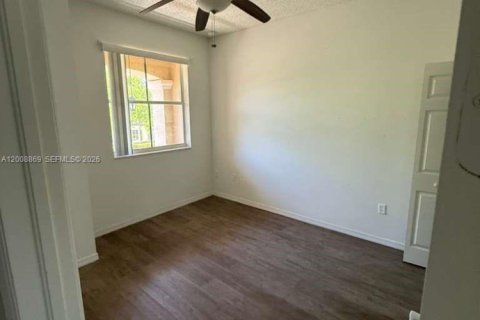 Townhouse in Homestead, Florida 3 bedrooms, 132.66 sq.m. № 2177814 - photo 10