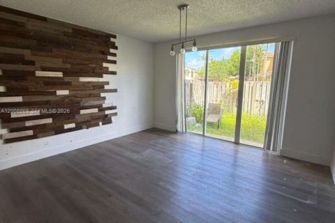 Townhouse in Homestead, Florida 3 bedrooms, 132.66 sq.m. № 2177814 - photo 5