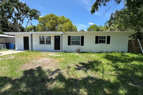 Villa ou maison à louer à Tampa, Floride: 4 chambres, 118.45 m2 № 1853946 - photo 1