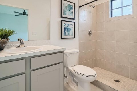 Townhouse in Florida City, Florida 3 bedrooms № 1697104 - photo 8