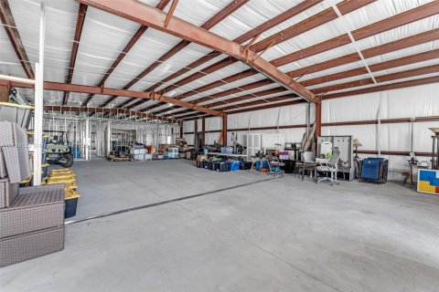 Propiedad comercial en venta en Miami, Florida № 1861110 - foto 6