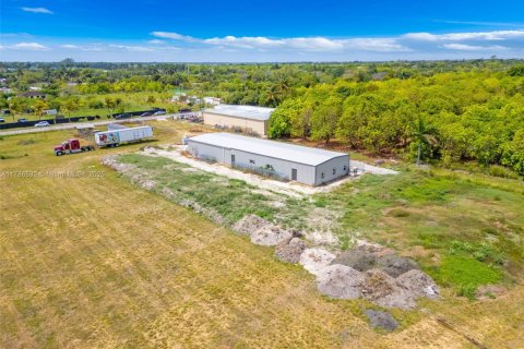 Propiedad comercial en venta en Miami, Florida № 1861110 - foto 5