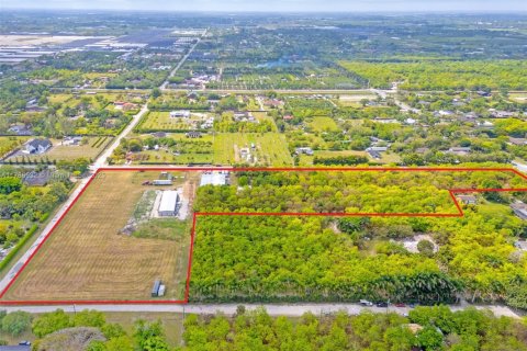 Propiedad comercial en venta en Miami, Florida № 1861110 - foto 14