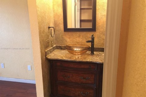 Condo in Pompano Beach, Florida, 1 bedroom  № 1965371 - photo 8