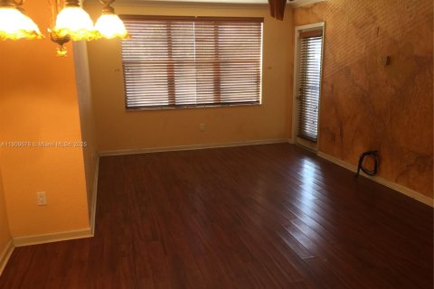 Condo in Pompano Beach, Florida, 1 bedroom  № 1965371 - photo 3