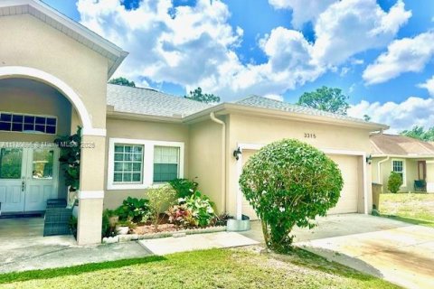 House in Lehigh Acres, Florida 4 bedrooms, 194.44 sq.m. № 1706230 - photo 2