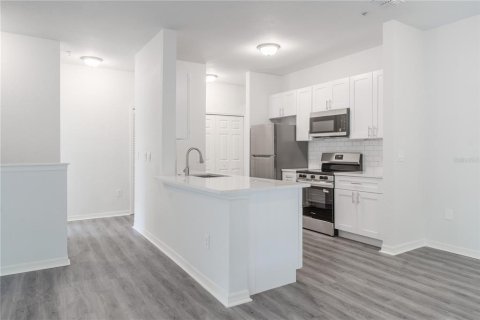 Copropriété à vendre à Orlando, Floride: 3 chambres, 121.52 m2 № 2430998 - photo 7