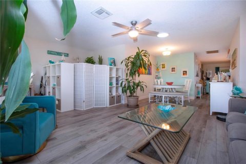 Casa en venta en Sun City Center, Florida, 2 dormitorios, 140.84 m2 № 1831678 - foto 8