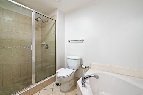 Copropriété à louer à Miami, Floride: 2 chambres, 106.09 m2 № 1925472 - photo 20