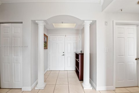 Copropriété à louer à Miami, Floride: 2 chambres, 106.09 m2 № 1925472 - photo 8