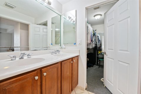 Copropriété à louer à Miami, Floride: 2 chambres, 106.09 m2 № 1925472 - photo 19