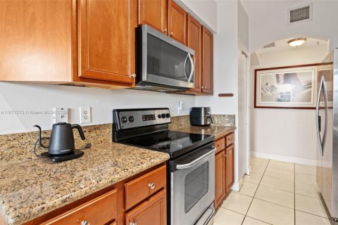Copropriété à louer à Miami, Floride: 2 chambres, 106.09 m2 № 1925472 - photo 13