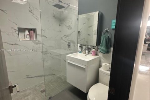 Casa en venta en Hialeah, Florida, 3 dormitorios, 180.51 m2 № 1700559 - foto 19