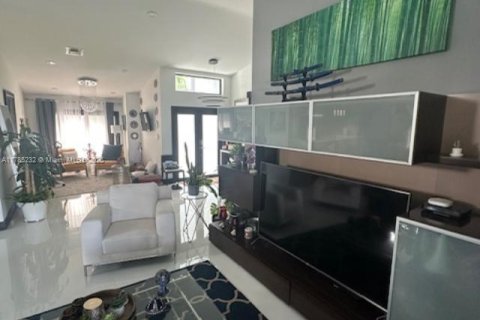 Casa en venta en Hialeah, Florida, 3 dormitorios, 180.51 m2 № 1700559 - foto 7