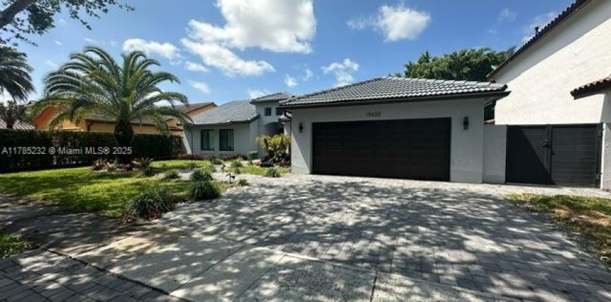 Casa en Hialeah, Florida 3 dormitorios, 180.51 m2 № 1700559