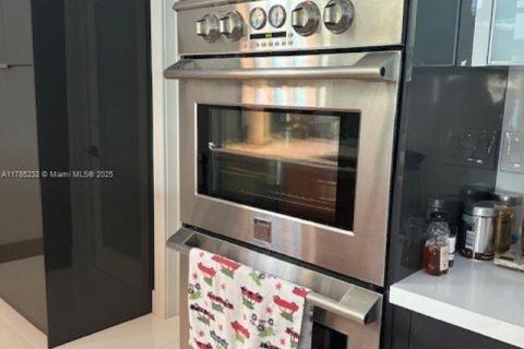 Casa en venta en Hialeah, Florida, 3 dormitorios, 180.51 m2 № 1700559 - foto 12