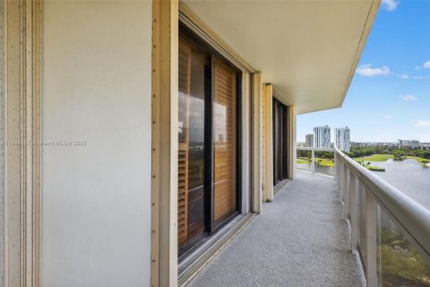 Copropriété à vendre à Aventura, Floride: 4 chambres, 248.98 m2 № 1849215 - photo 22