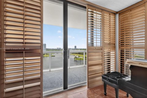 Copropriété à vendre à Aventura, Floride: 4 chambres, 248.98 m2 № 1849215 - photo 18