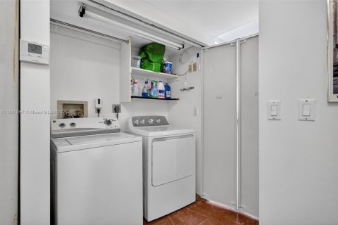 Copropriété à vendre à Aventura, Floride: 4 chambres, 248.98 m2 № 1849215 - photo 10