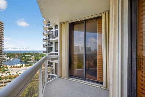 Copropriété à vendre à Aventura, Floride: 4 chambres, 248.98 m2 № 1849215 - photo 4