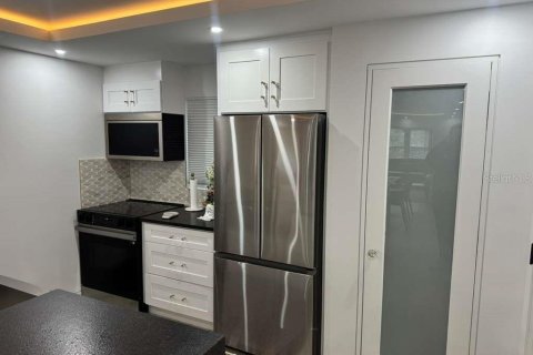 Copropriété à vendre à Largo, Floride: 2 chambres, 91.04 m2 № 2406357 - photo 9