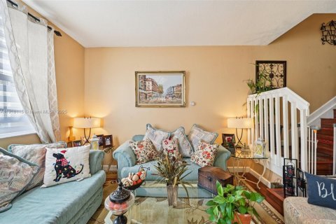 Adosado en venta en Homestead, Florida, 3 dormitorios, 108.6 m2 № 1975253 - foto 3