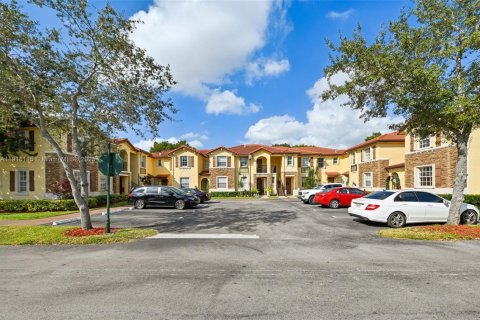 Adosado en venta en Homestead, Florida, 3 dormitorios, 108.6 m2 № 1975253 - foto 1