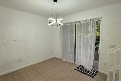 Купить таунхаус в Майами-Гарденс, Флорида 3 спальни, 131.83м2, № 1946974 - фото 11