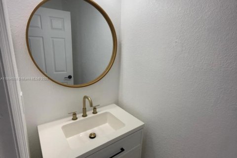 Купить таунхаус в Майами-Гарденс, Флорида 3 спальни, 131.83м2, № 1946974 - фото 22