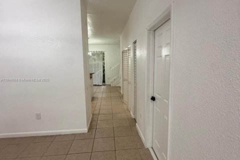Купить таунхаус в Майами-Гарденс, Флорида 3 спальни, 131.83м2, № 1946974 - фото 21