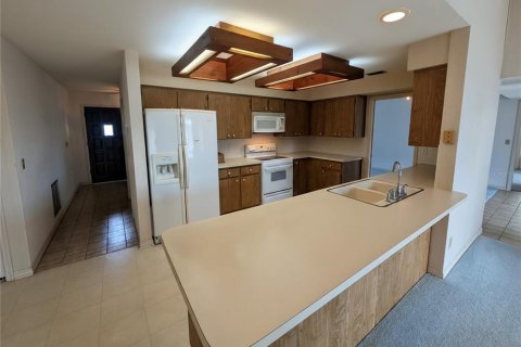 Купить виллу или дом в Семинол, Флорида 3 комнаты, 196.49м2, № 2312749 - фото 13