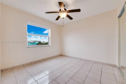 Condo in Miami, Florida, 2 bedrooms  № 2025238 - photo 10