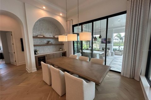 House in Sarasota, Florida 4 bedrooms, 425.03 sq.m. № 2205017 - photo 8