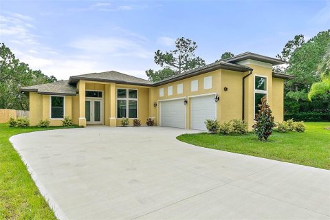 House in Palm Coast, Florida 3 bedrooms, 187.48 sq.m. № 1879521 - photo 1
