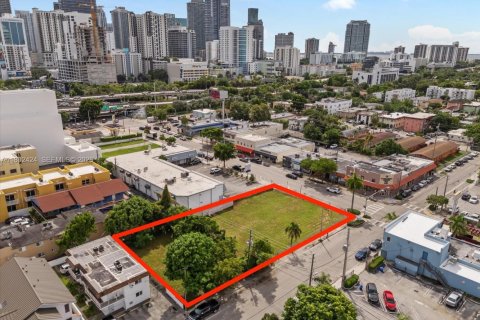 Propiedad comercial en venta en Miami, Florida № 2055195 - foto 7