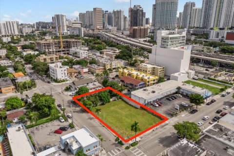 Propiedad comercial en venta en Miami, Florida № 2055195 - foto 8