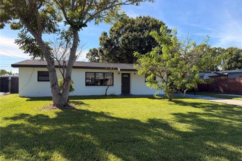 Villa ou maison à vendre à Melbourne, Floride: 4 chambres, 163.51 m2 № 2402871 - photo 2