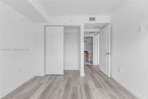 Apartment in North Miami Beach, Florida 2 bedrooms, 74.32 sq.m. № 2036535 - photo 8